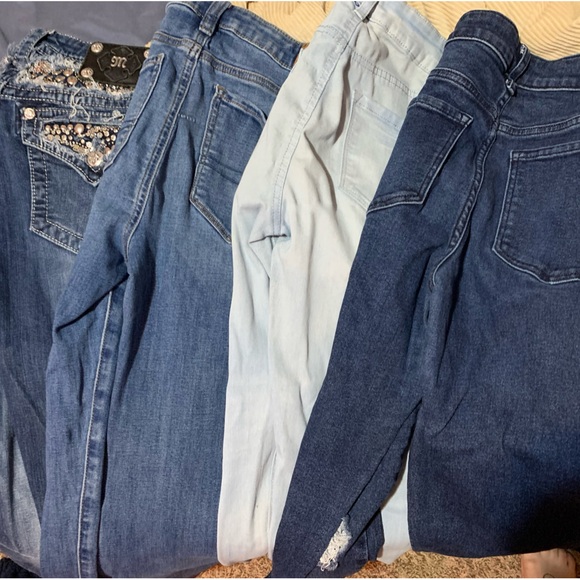 Women Jeans LOT - Picture 2 of 2